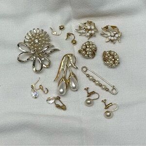 Gold and Pearl Vintage-Inspired Women's Jewelry Set